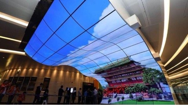 OLED顯示屏未來可期，商顯行業之旅中億睿科技伴你同